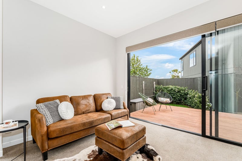 5/6 Oswald Crescent, Paparangi, Wellington - Carousel 2
