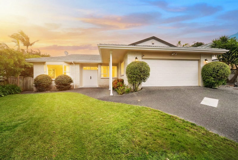 8 Javelin Place, West Harbour, Auckland - Carousel 1