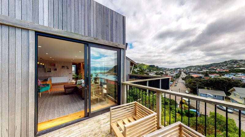 4 Milne Terrace, Island Bay, Wellington - Carousel 1