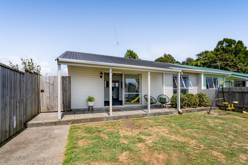 1/8 Ross Place, Blagdon, New Plymouth - Carousel 1