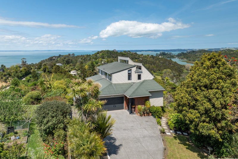 20A Grendon Road, Titirangi, Auckland - Carousel 1