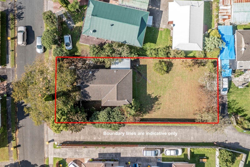 5 Poinsettia Place, Henderson, Waitakere City, Auckland - Carousel 1