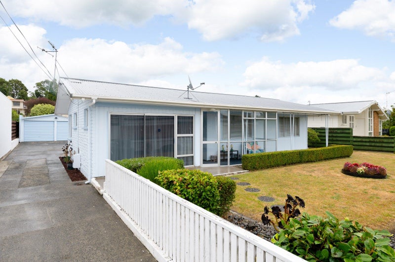 44 Macdonald Road, Glenview, Hamilton - Carousel 1