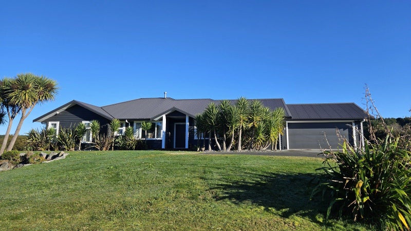 6 Oakdale Drive, Kinloch, Taupo - Carousel 1