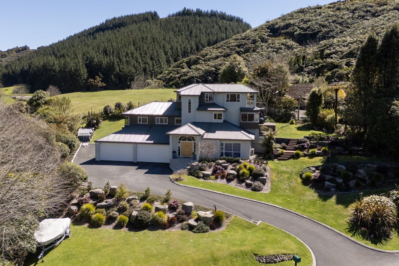 10 Millar Road, Lake Okareka, Rotorua - Carousel 2