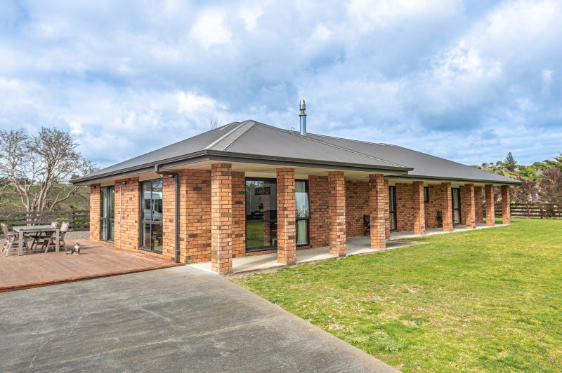 65 Durie Vale Road, Durie Hill, Whanganui - Carousel 1