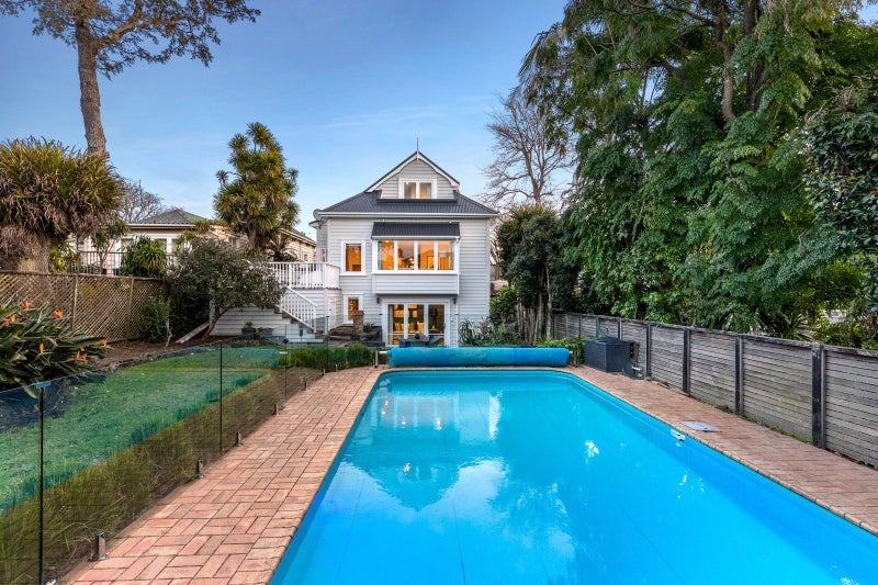 19 Burnley Terrace, Mount Eden, Auckland - Carousel 2