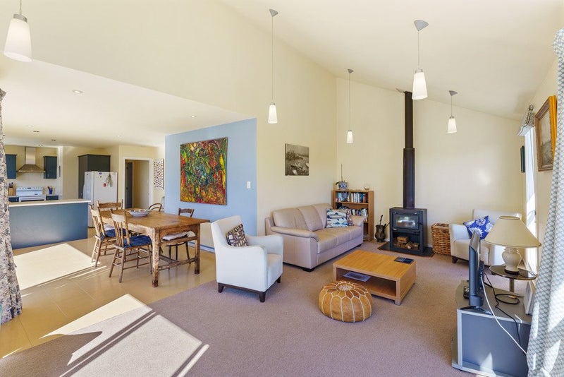 17 Hona Street, Waikanae Beach, Waikanae - Carousel 2