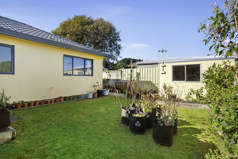 10/58A MOLESWORTH ST, TAITA, LOWER HUTT - Carousel 12