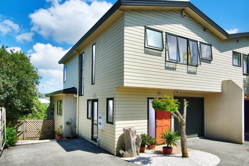 6 Awaroa Road, Sunnyvale, Auckland - Carousel 1