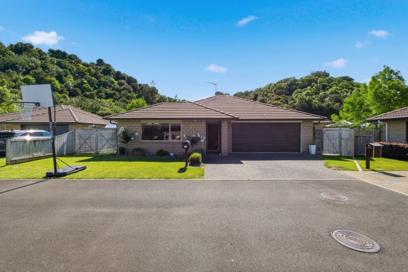 11 Barometer Way, Pyes Pa, Tauranga - Carousel 2