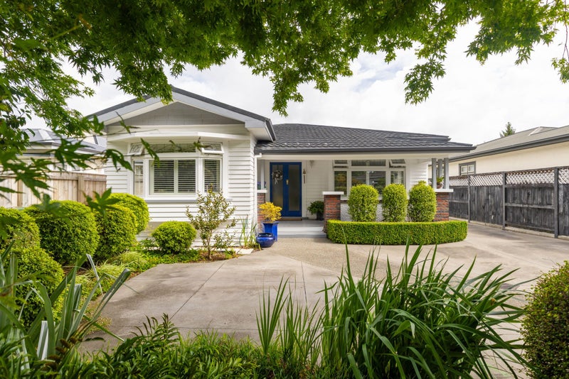 11 Manapouri Crescent, Hokowhitu, Palmerston North - Carousel 2