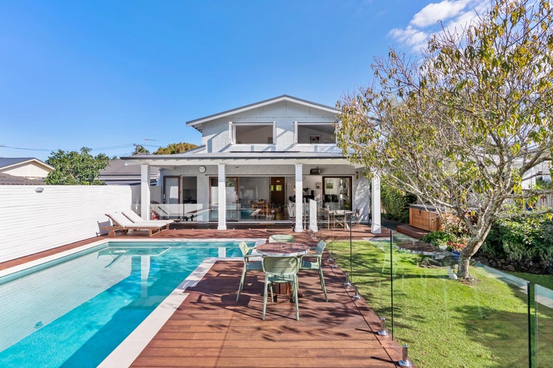 15 Wairere Avenue, Mount Albert, Auckland - Carousel 1