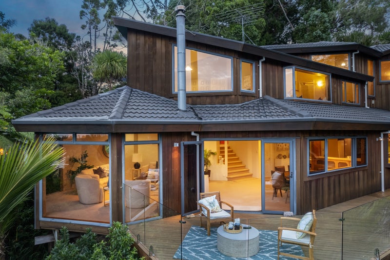 44 Tinopai Road, Titirangi, Auckland - Carousel 1