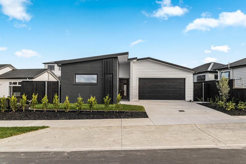 54 Tipu Crescent, Wainui, Wainui - Carousel 1