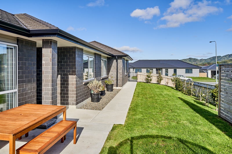 5 Jack Vaughan Grove, Wainuiomata, Lower Hutt - Carousel 1