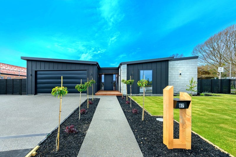 87 Whitehorn Drive, Lincoln, Lincoln - Carousel 2