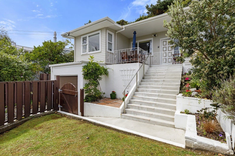 27 Lord Street, Stokes Valley, Lower Hutt - Carousel 1