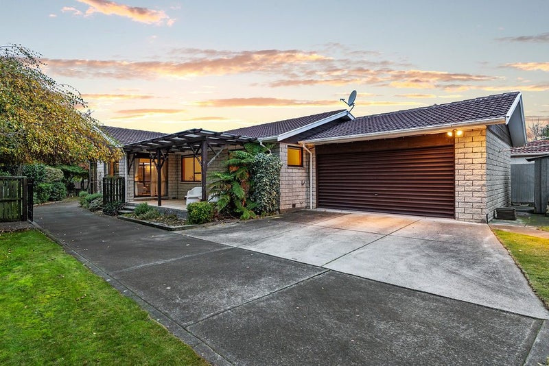 17 Wyatt Place, Russley, Christchurch - Carousel 1