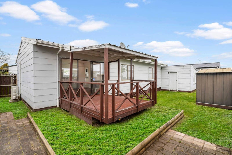 2/10 Trevor Hosken Drive, Wiri, Auckland - Carousel 2