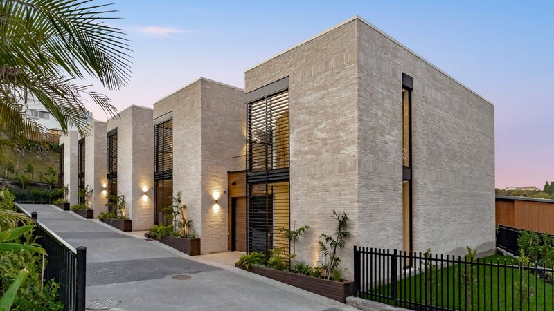 21D Arahia Street, Northcote, Auckland - Carousel 1