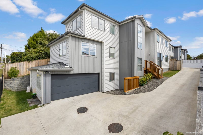 12A Sheridan Drive, New Lynn, Auckland - Carousel 1