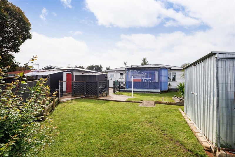 11 Ahuru Street, Marton - Carousel 2