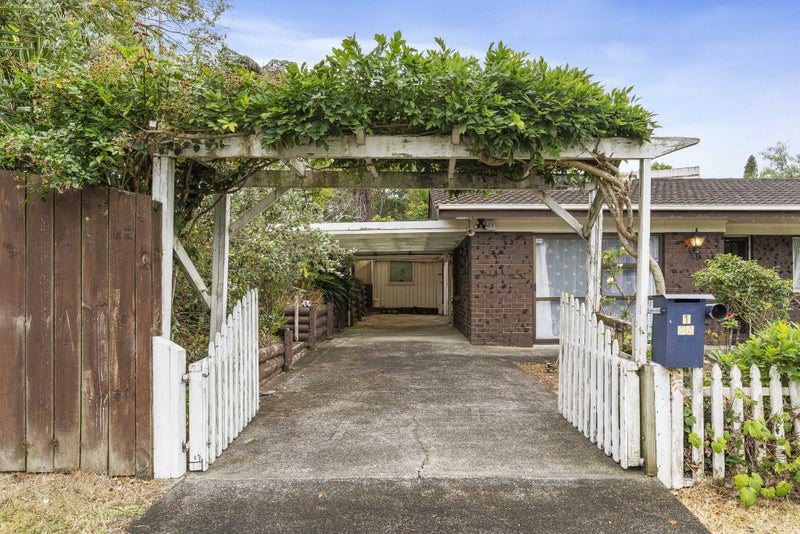 1/2A Takapu Street, Henderson, Auckland - Carousel 16