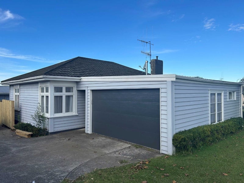 13 Chaytor Street, Te Puke, Te Puke - Carousel 1