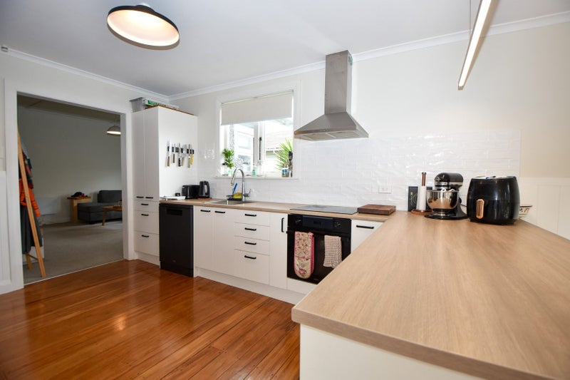 20 Wyndham Street, Carterton - Carousel 2