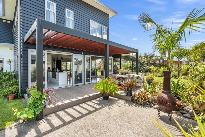 5 Waitemata Drive, One Tree Point - Carousel 1