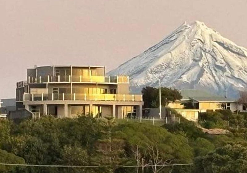 18 Roy Terrace, Moturoa, New Plymouth - Carousel 1