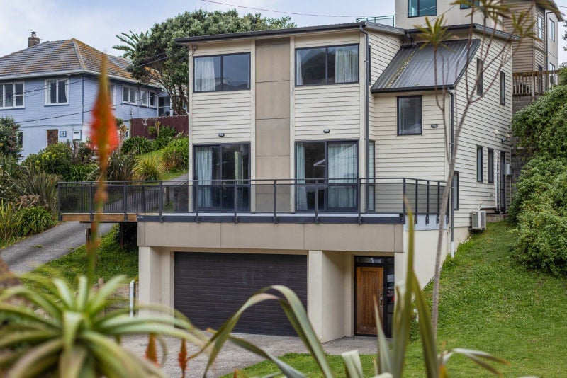 23 View Road, Titahi Bay, Porirua - Carousel 2