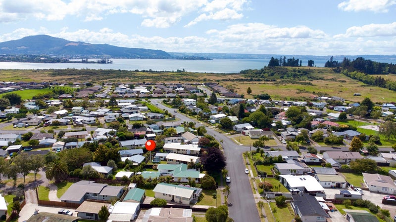 18 Tennyson Drive, Owhata, Rotorua - Carousel 1