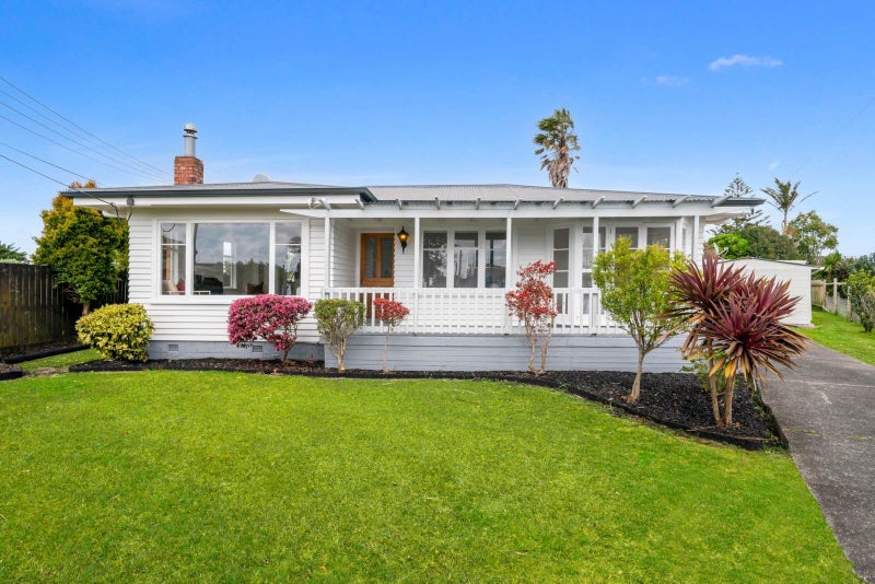 19 Edgerton Road, Te Atatu Peninsula, Auckland - Carousel 1