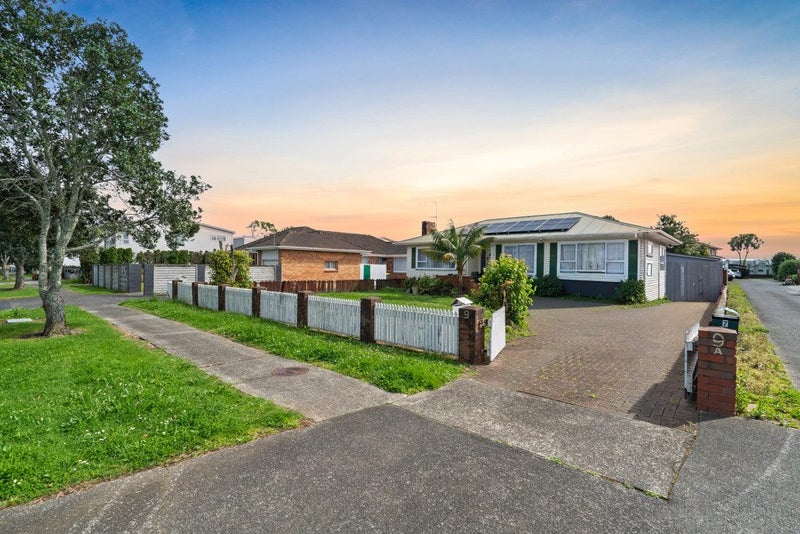 9 Omana Road, Papatoetoe, Auckland - Carousel 1