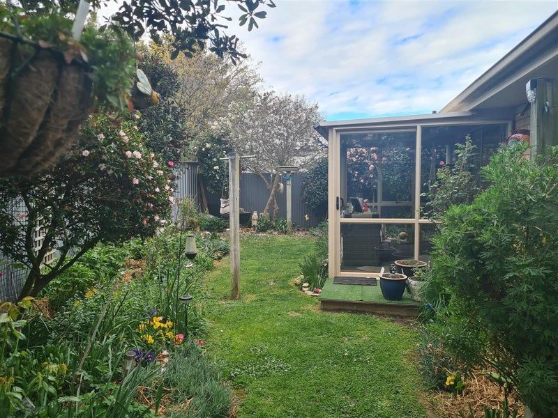 35C Digby Place, Bromley, Christchurch - Carousel 2