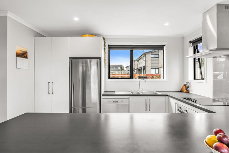 94B Banks Street, Marfell, New Plymouth - Carousel 2