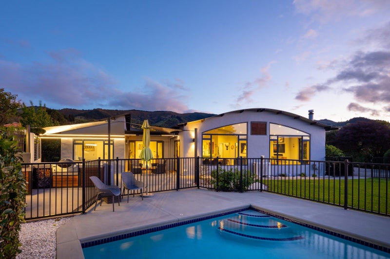 3 Stanhope Rise, Richmond, Richmond - Carousel 1