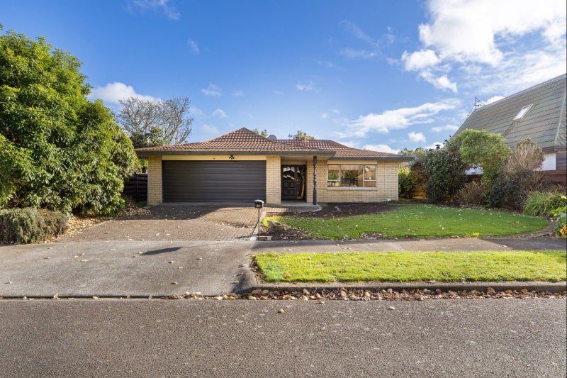 31 Akaroa Avenue, Awapuni, Palmerston North - Carousel 1