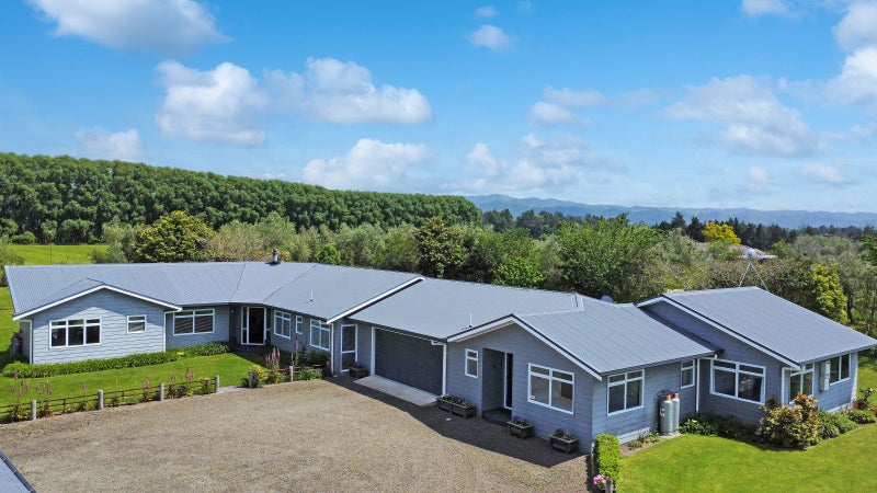 2 Edgehaven Lane, Te Teko, Whakatane - Carousel 2