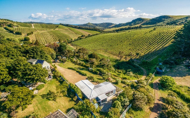 Property Valuation for 20 Te Makiri Road, Waiheke Island Trade Me Property Trade