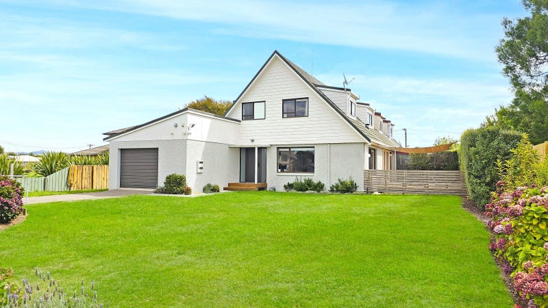 8 Raukura Place, Koutu, Rotorua - Carousel 1