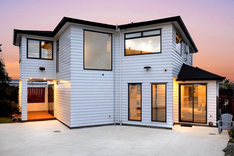 32A Kirkbride Road, Mangere Bridge, Auckland - Carousel 1