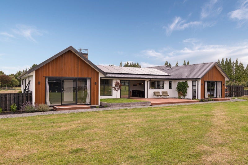8 Walford Way, Darfield, Darfield - Carousel 1