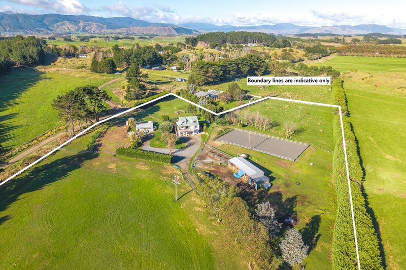 593 Waikawa Beach Road, Waikawa Beach, Levin - Carousel 1