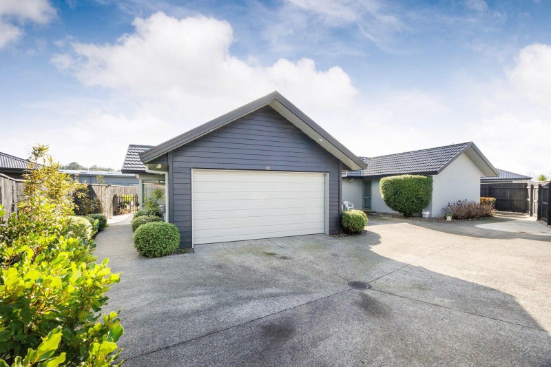 82 James Line, Kelvin Grove, Palmerston North - Carousel 1