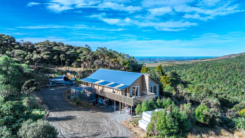 439 Engelbrechts Road, Hunter, Waimate - Carousel 1