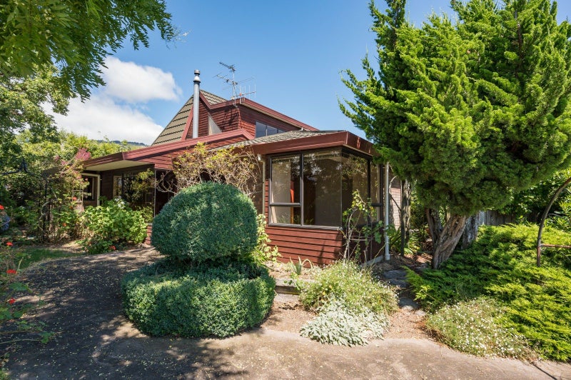10 Washbourn Drive, Richmond - Carousel 2