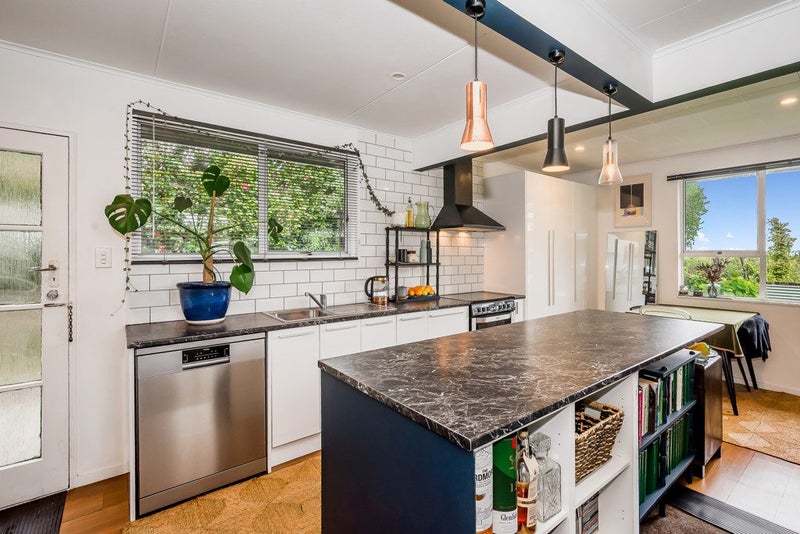 16B Mamaku Street, Paraparaumu, Paraparaumu - Carousel 2